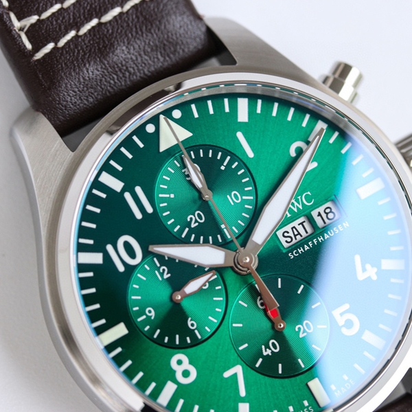 アイ・ダブリュー・シー側面デザイン